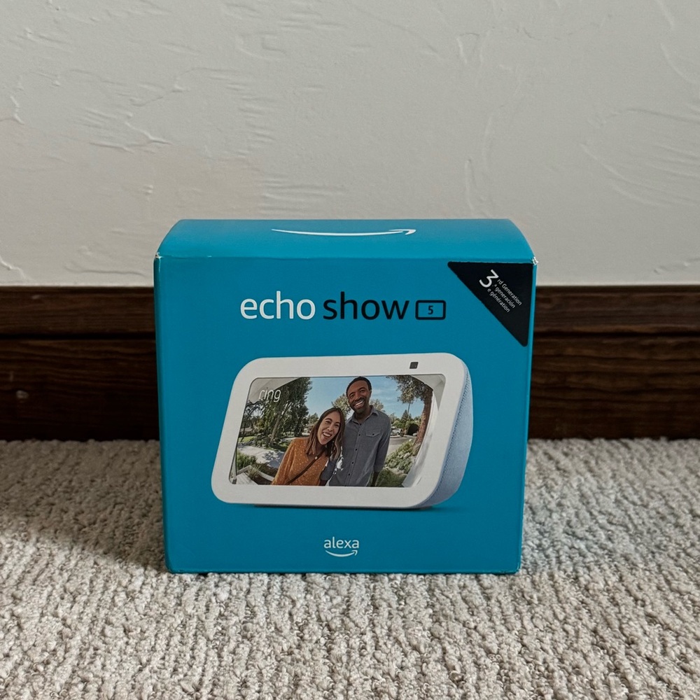 Echo Show 5 in Box